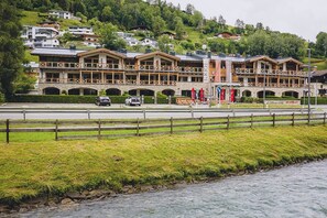 Front of property - AvenidA Mountain Lodges Kaprun (Kaprun)