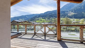 Penthouse, 4 Bedrooms with sofa bed | Balcony