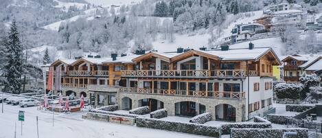 숙박 시설 정면