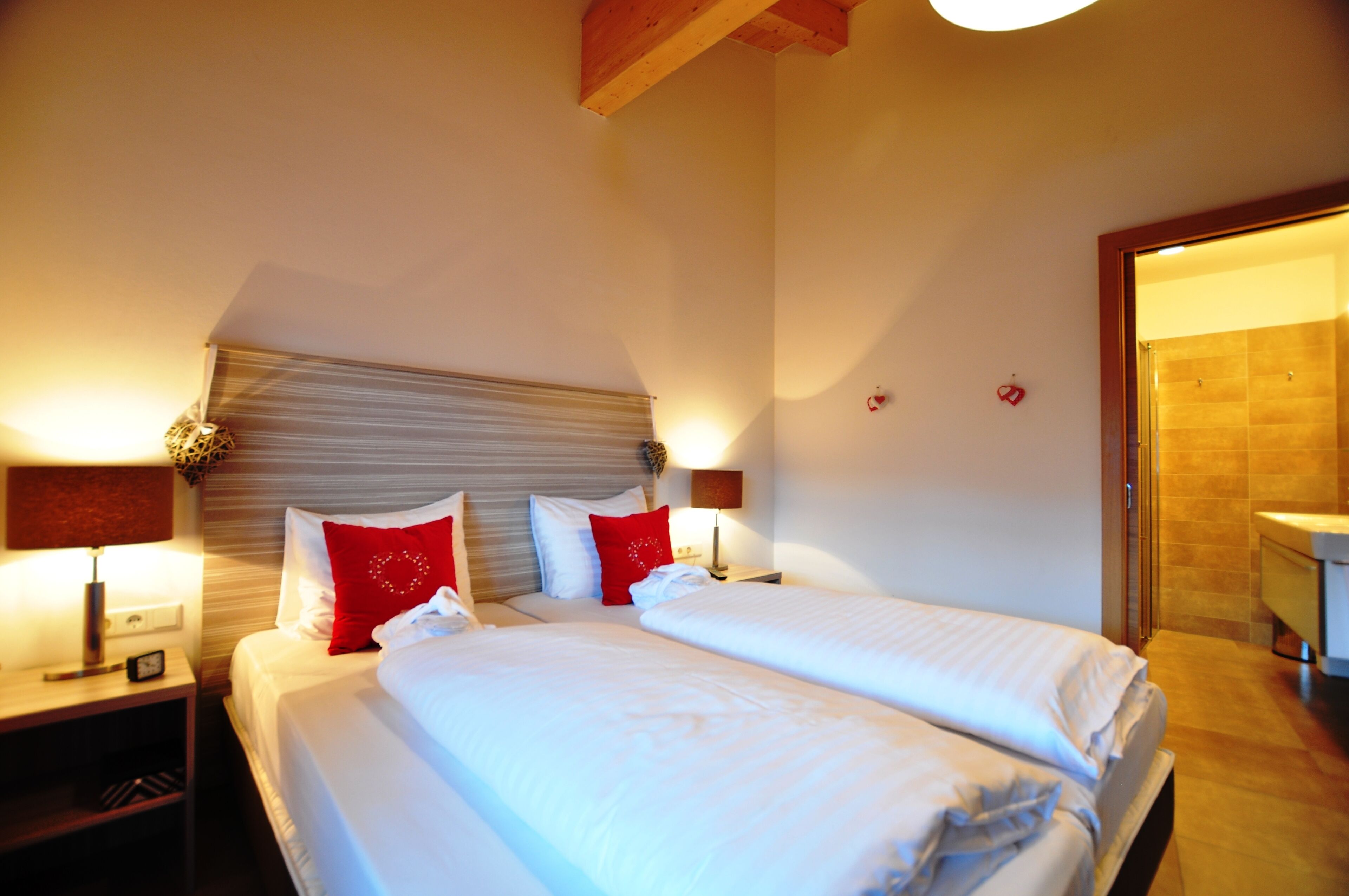 Luxury Apartment, 3 Bedrooms, Balcony, Mountain View (Excl. 215 EUR cleaning fee) | Premium bedding, minibar, in-room safe, individually decorated