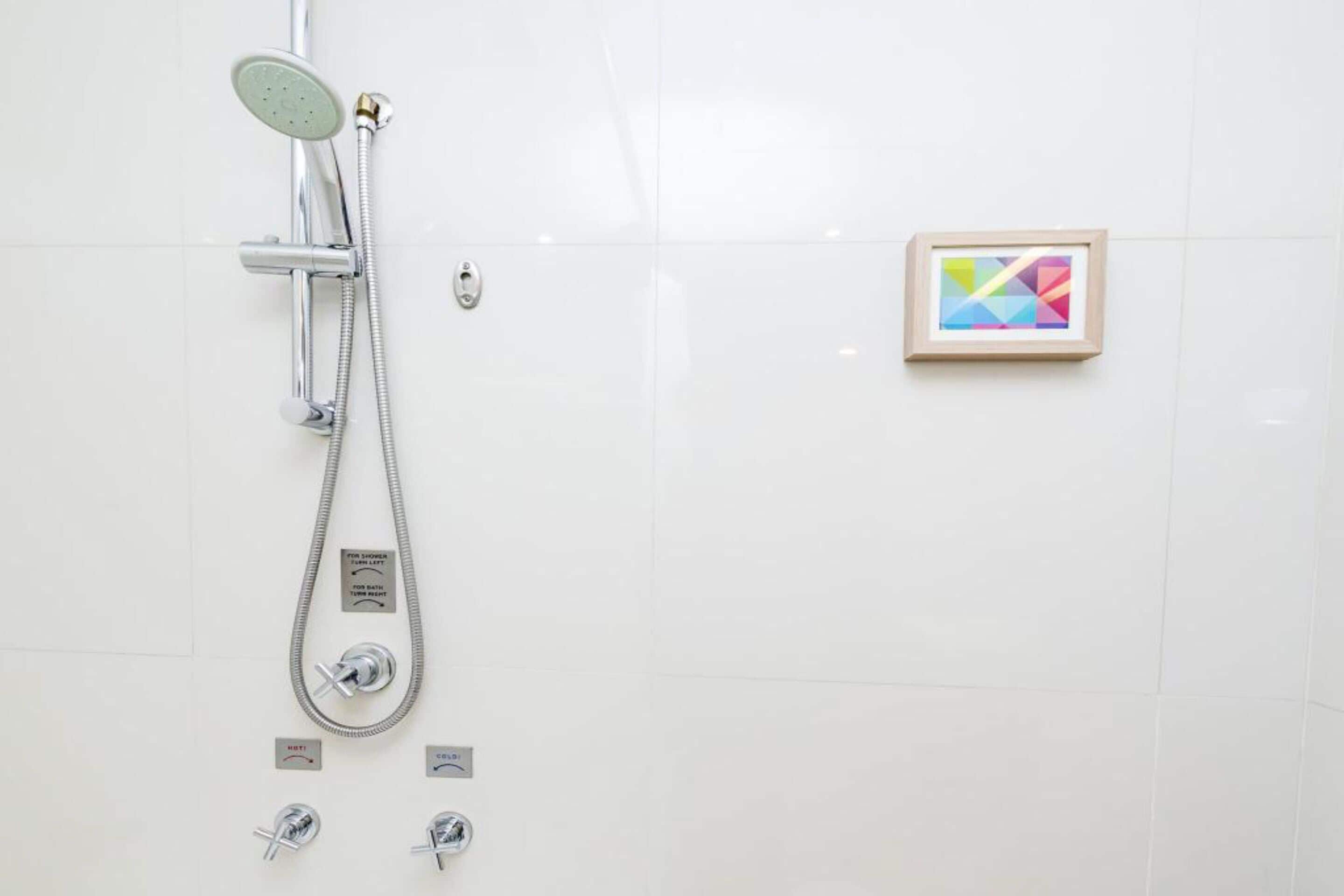 shower, free toiletries, towels