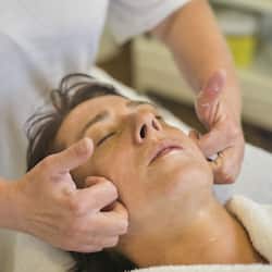 Sauna, hot tub, steam room, body treatments, aromatherapy