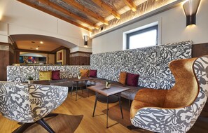 Coin salon dans le hall