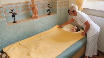 Sauna, hot tub, steam room, body treatments, aromatherapy