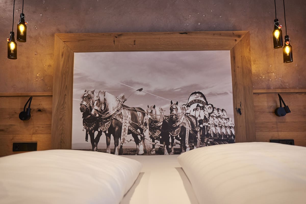 Premium Room | 1 bedroom, premium bedding, minibar, in-room safe