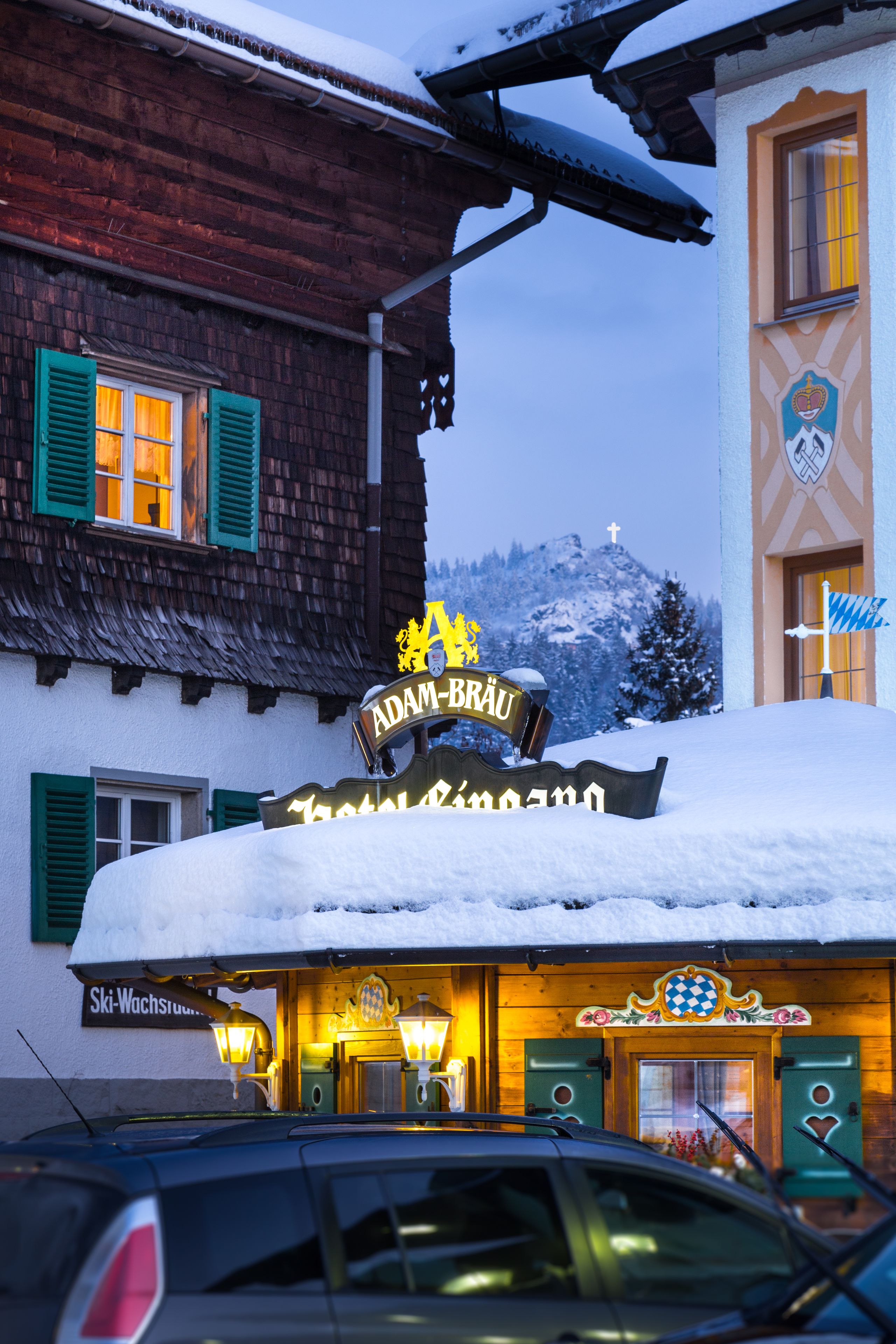 Fassade der Unterkunft – Abend/Nacht