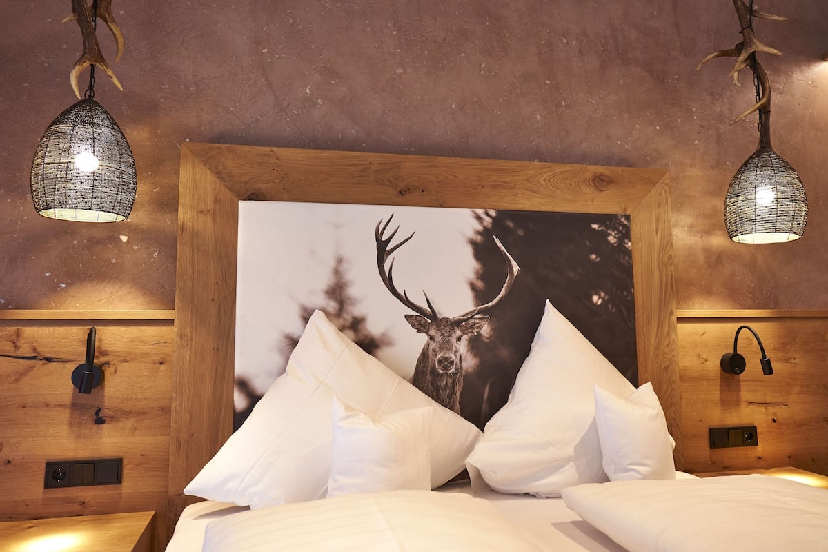 Premium Room | 1 bedroom, premium bedding, minibar, in-room safe