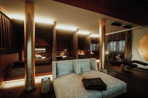 Behandlungsräume für Paare, Sauna, Whirlpool, Dampfbad