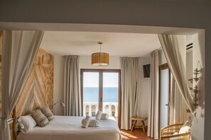 Junior Suite, Balcony | Premium bedding, minibar, in-room safe, blackout curtains - Hostal La Torre (Sant Antoni de Portmany)