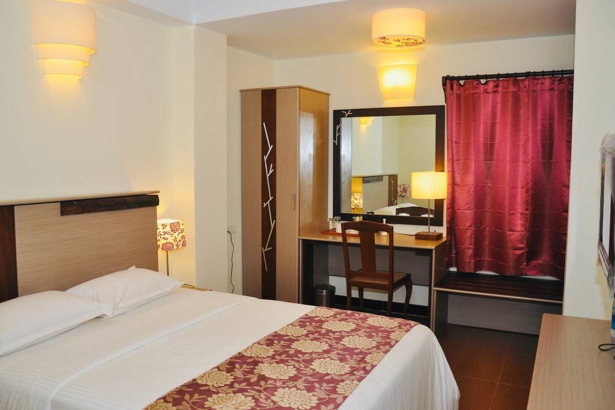 In-room safe, desk, iron/ironing board, rollaway beds