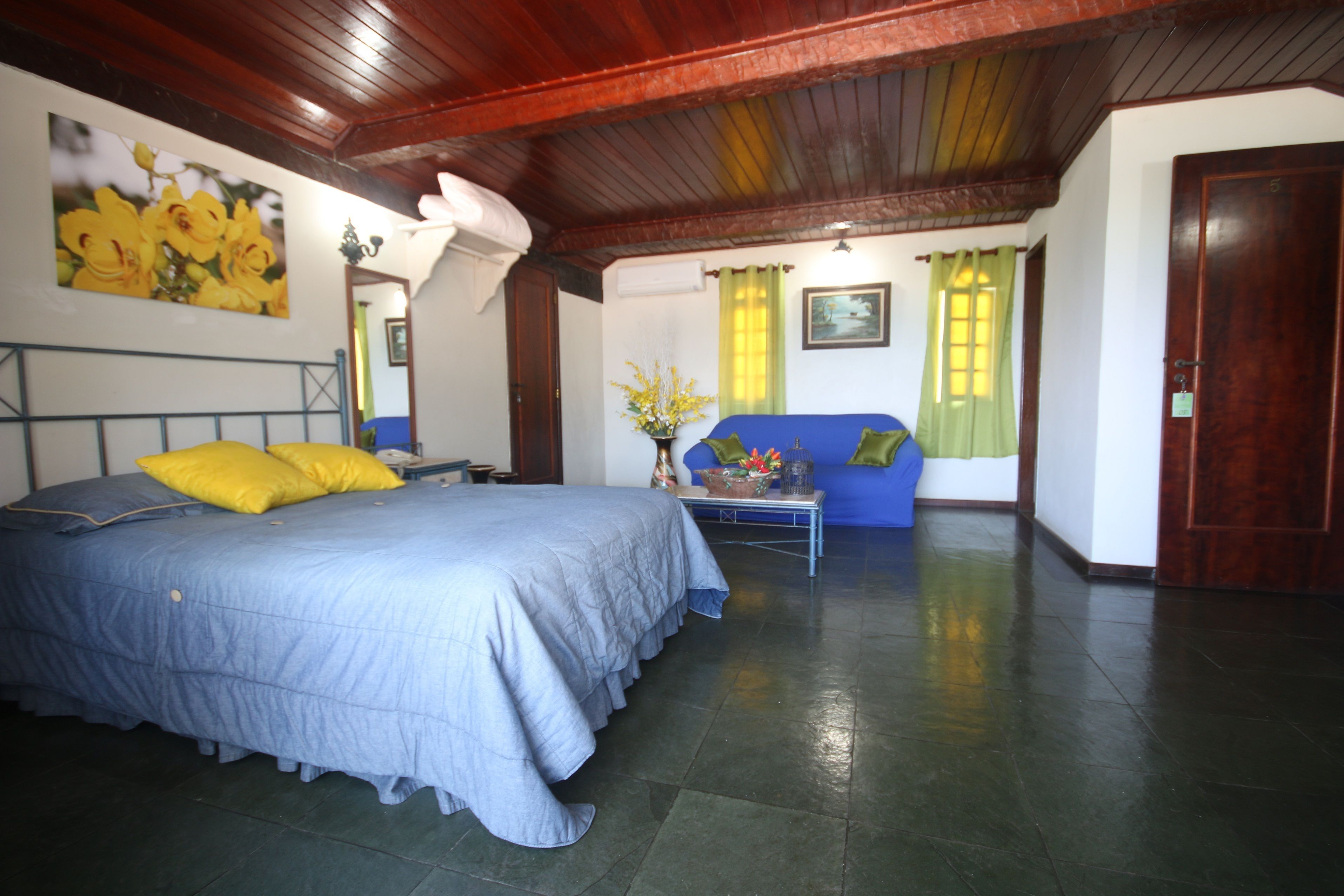 Honeymoon Room | Minibar, individually decorated, blackout drapes, free WiFi