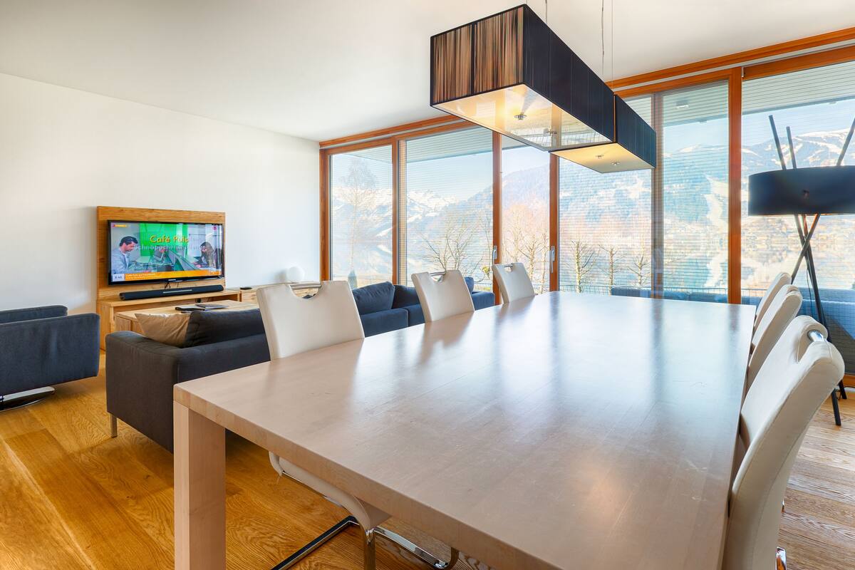 Apartamento, 2 quartos, varanda (BV0.1 / Excl. 163 EUR cleaning fee) | Área de estar | TV de tela plana 32 polegadas com canais a cabo, TV