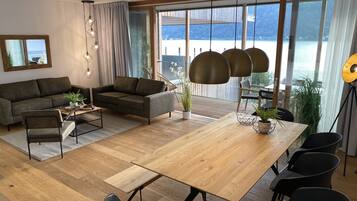 Deluxe Apartment, 3 Bedrooms (BV4.1 / Excl. 215 EUR cleaning fee) | Living area