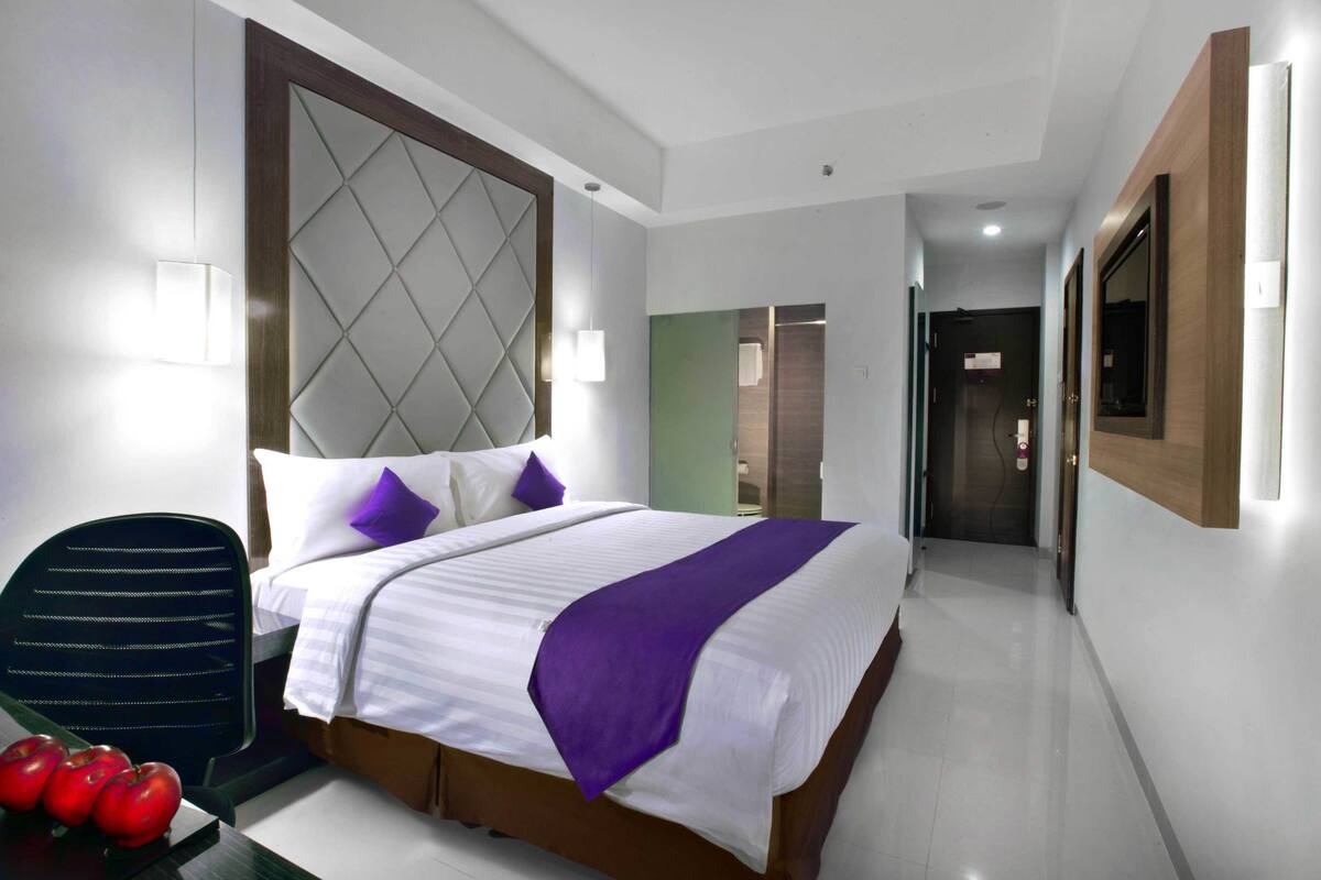 superior room | minibar, in-room safe, desk, blackout curtains