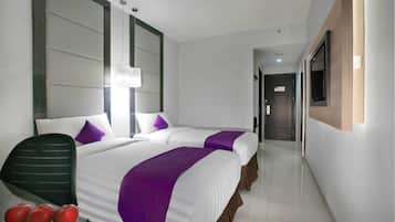 Superior Room | Minibar, in-room safe, desk, blackout curtains