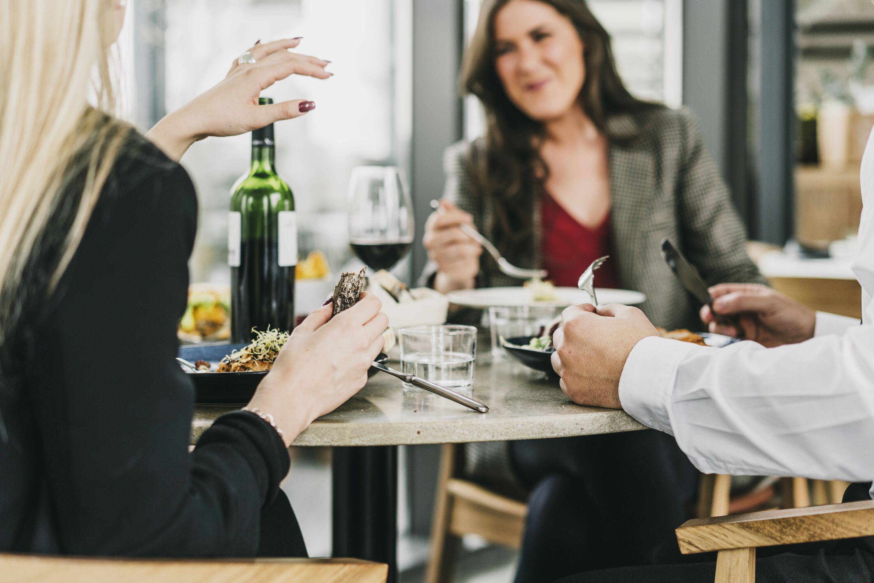 breakfast, lunch, dinner served; international cuisine