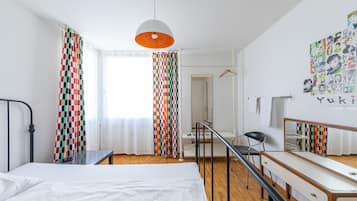 Habitación doble, baño compartido | Cunas gratuitas, camas extra y wifi gratis