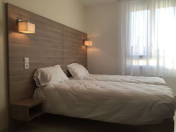 Standard Double Room, 2 Single Beds