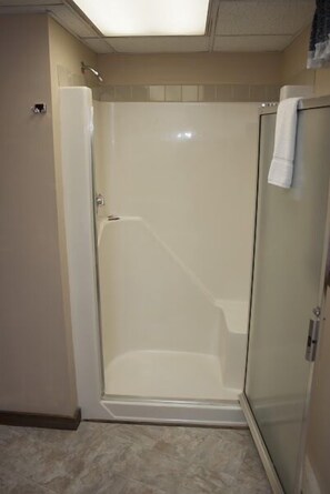Air Conditioned Motel Suite, Non Smoking | Bathroom