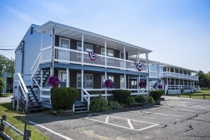 Exterior - The Villager Motel (York Beach)