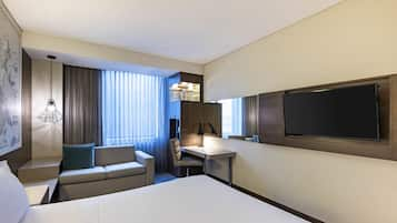 Superior Room, 1 King Bed with Sofa bed | Egyptian cotton sheets, premium bedding, Select Comfort beds, minibar