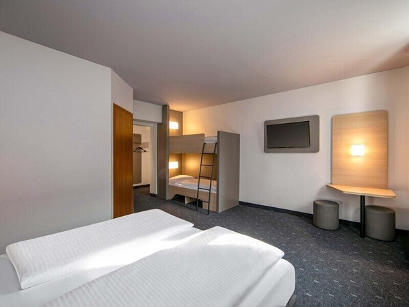 Desk, blackout curtains, soundproofing, free WiFi - B&B HOTEL Berlin-Adlershof (Berlin)