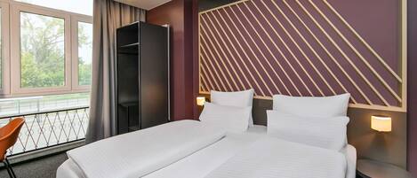 Bureau, rideaux occultants, chambres insonorisées, Wi-Fi gratuit