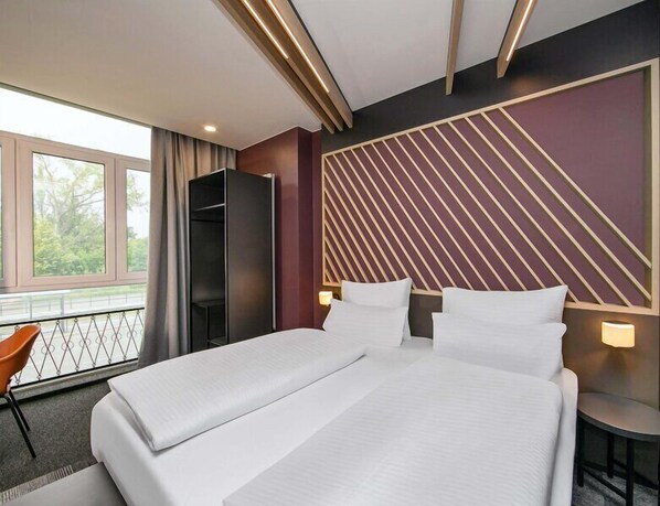 Desk, blackout curtains, soundproofing, free WiFi - B&B HOTEL Berlin-Adlershof (Berlin)