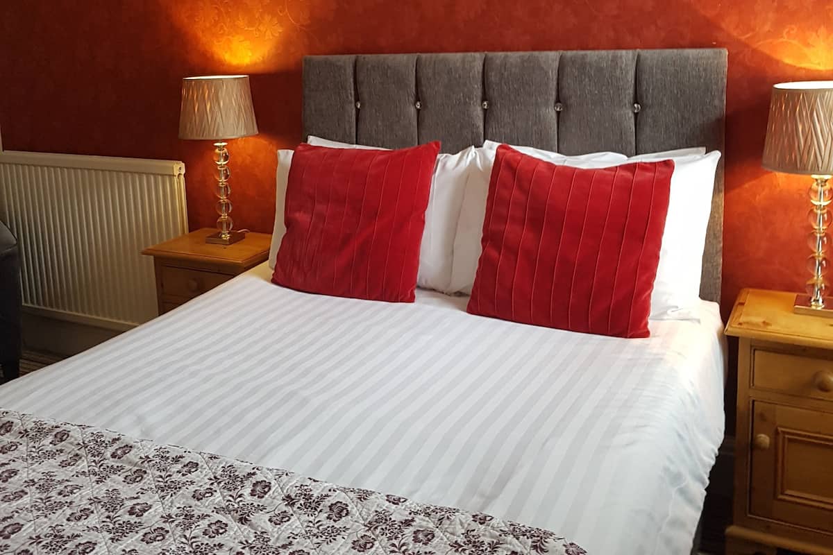 Classic Double Room | Iron/ironing board, WiFi (free), individually decorated