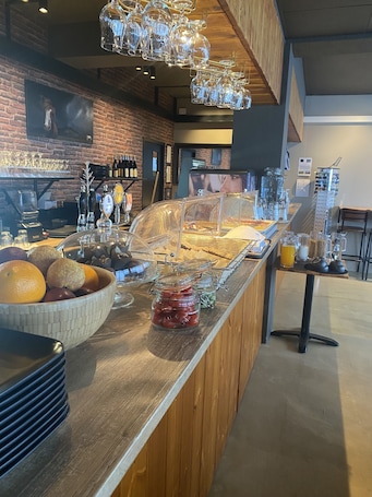 Desayuno continental diario (ISK 1900 por persona). North West Restaurant & Guesthouse