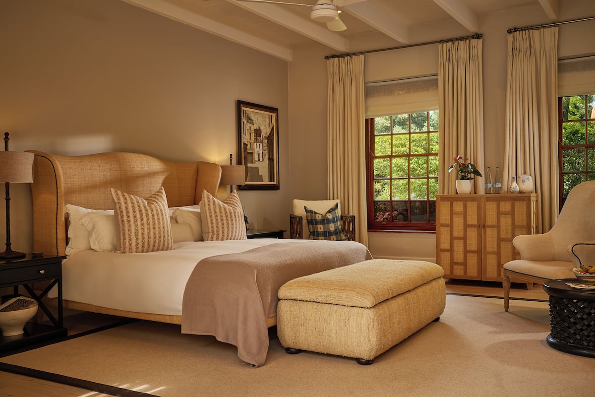 Max House | Premium bedding, minibar (free items), in-room safe, desk