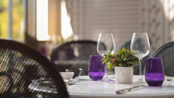 Se sirven desayunos, almuerzos y cenas