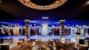 Indoor pool, seasonal outdoor pool, pool umbrellas, sun loungers - Royal Castle Design & SPA Hotel (Elenite)