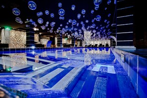 Indoor pool, seasonal outdoor pool, pool umbrellas, pool loungers - Royal Castle Design & SPA Hotel (Elenite)