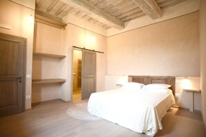 Superior Apartment, 3 Bedrooms (Macina) | Desk, soundproofing, iron/ironing board, free WiFi - Borgo Colognola - Dimora Storica (Perugia)