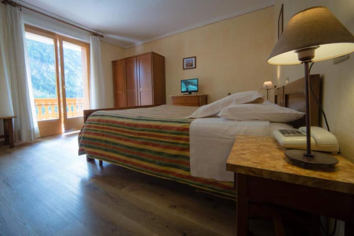 Quarto casal, terraço | Escrivaninha, Wi-Fi de cortesia