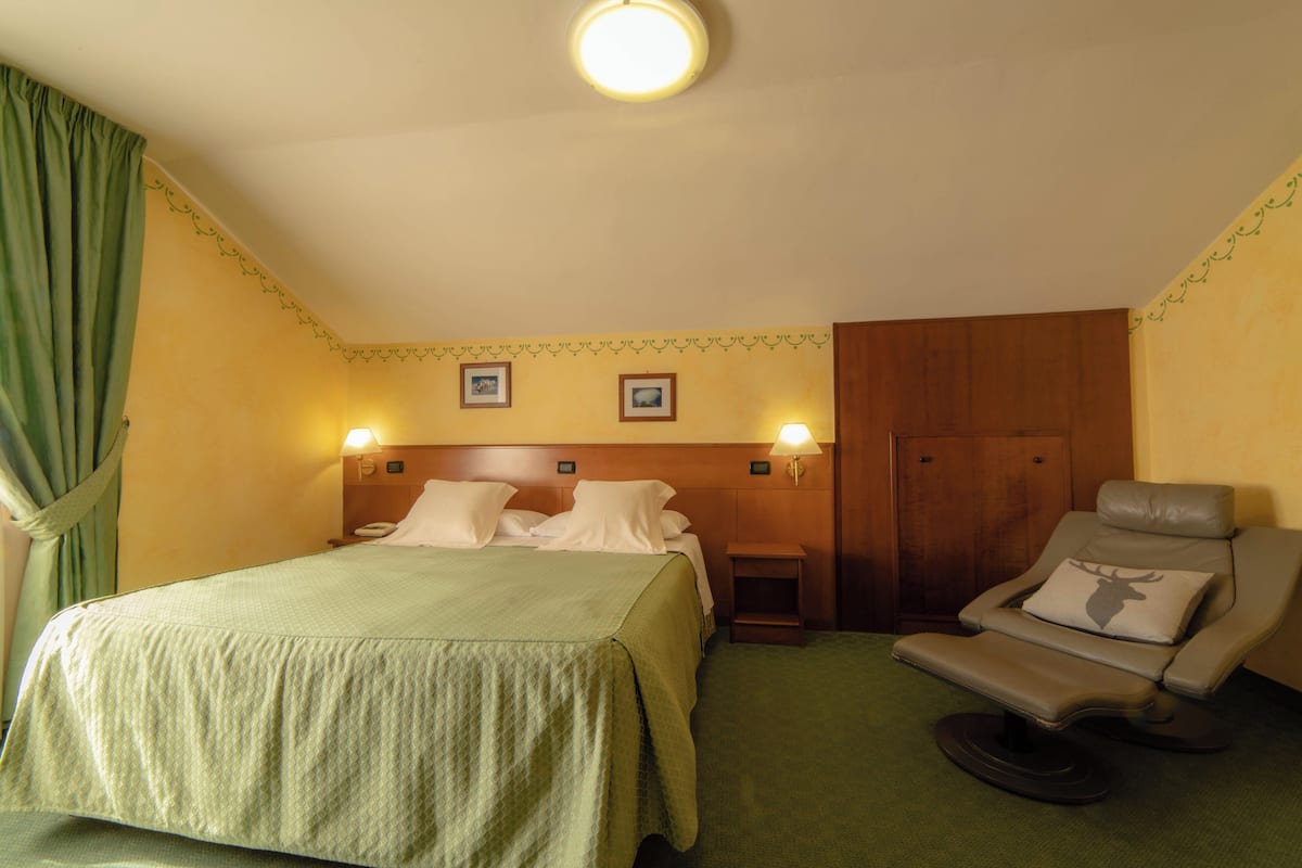 Habitación con 1 cama matrimonial o 2 individuales | Escritorio y wifi gratis 