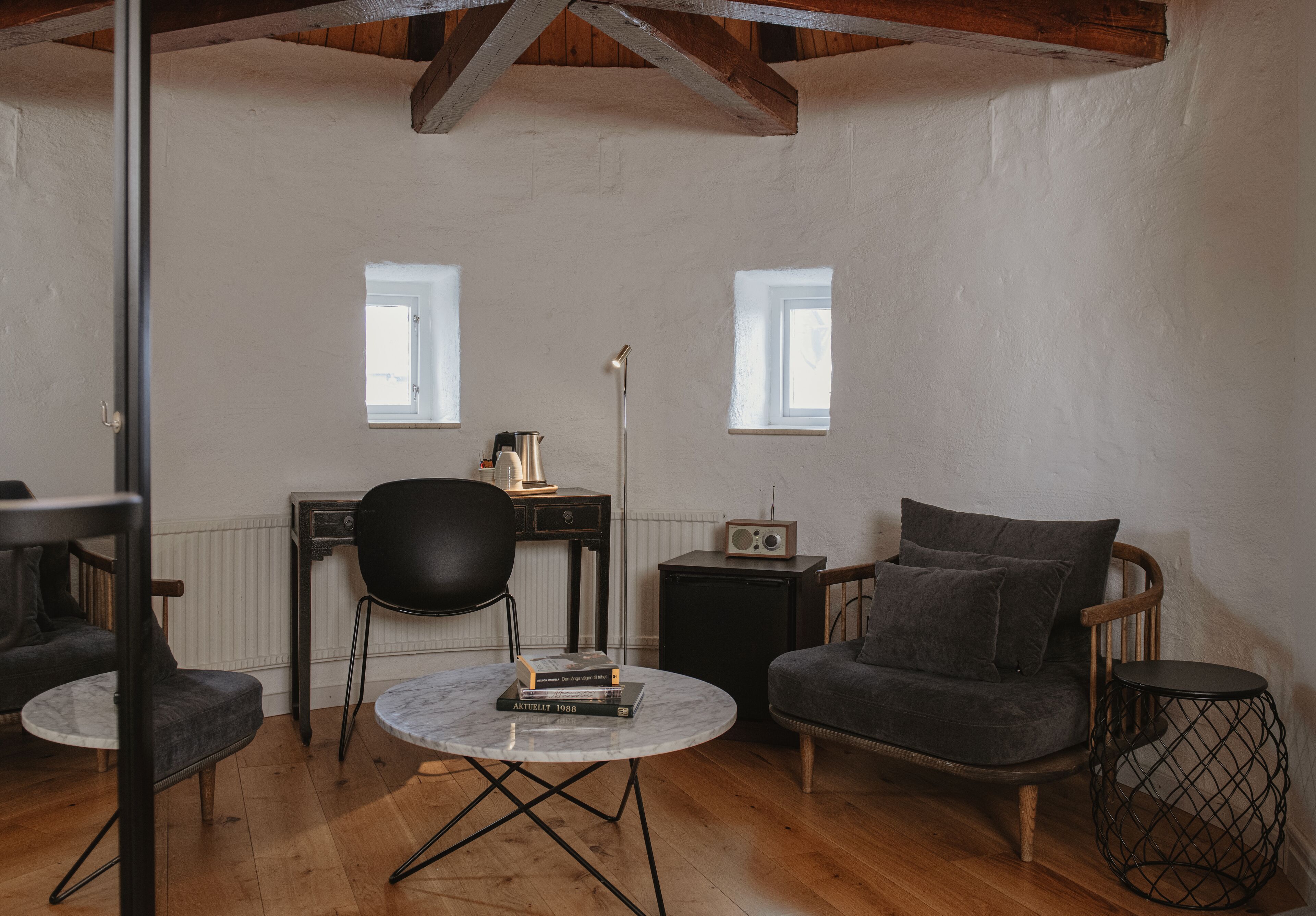 deluxe double room | 1 bedroom, desk, blackout curtains, cots/infant beds