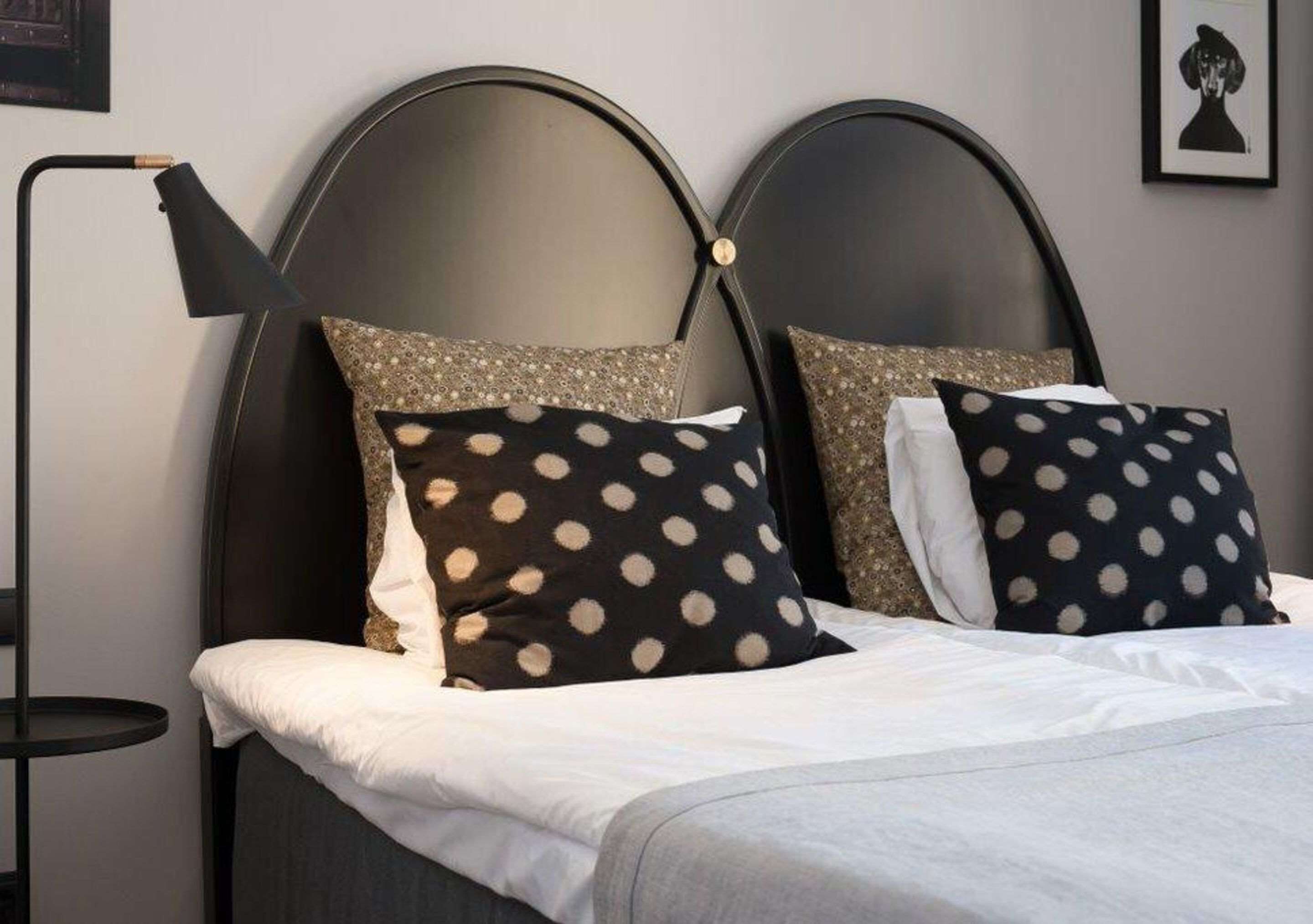 Standard 2 Single Beds