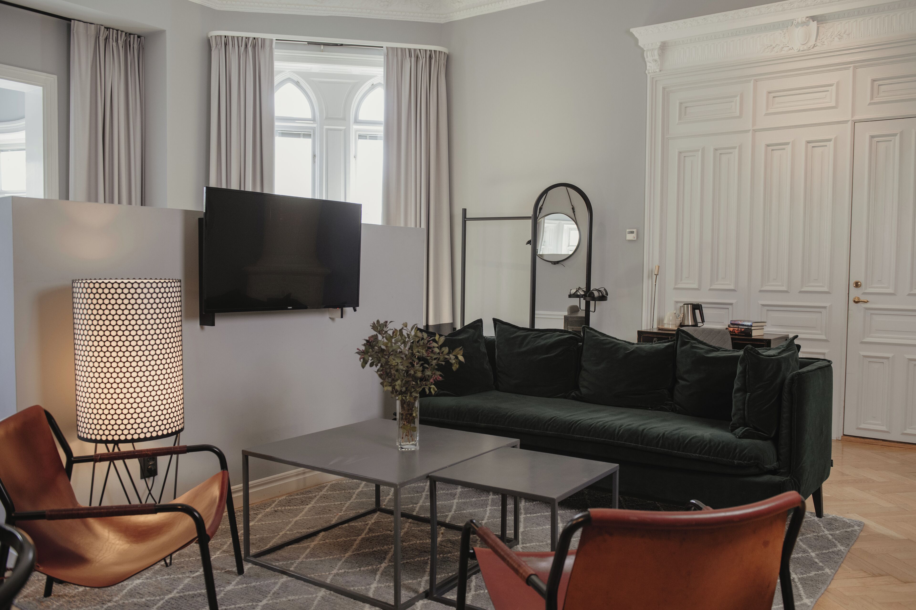 Suite, 1 dobbeltseng, ikke-røyk | Skrivebord, blendingsgardiner, barnesenger og sengetøy