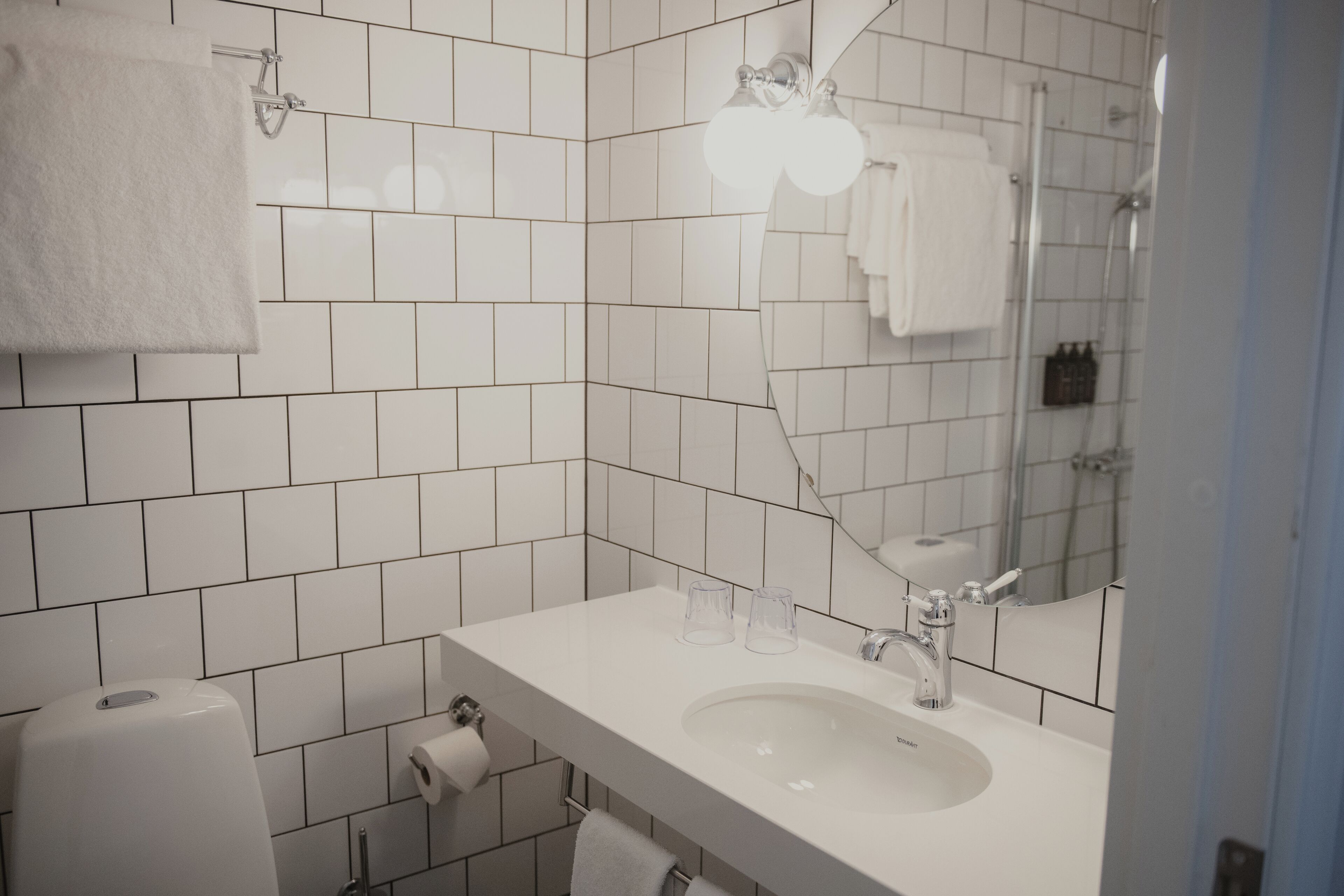 double room (compact) | bathroom | shower, towels