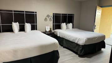 Family Room | Desk, iron/ironing board, free WiFi, bed sheets