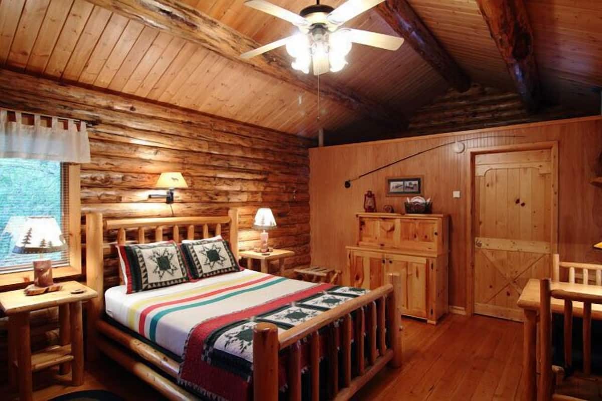 Signature Cabin, Non Smoking, Private Bathroom | Egyptian cotton sheets, premium bedding, iron/ironing board (on request)