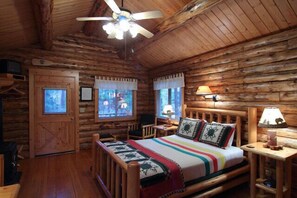 Signature Cabin, Non Smoking, Private Bathroom | Egyptian cotton sheets, premium bedding, individually furnished