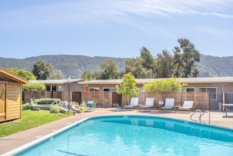 Exterior. Contenta Inn