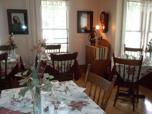 Dining - Ô Bois Dormant (Magog)