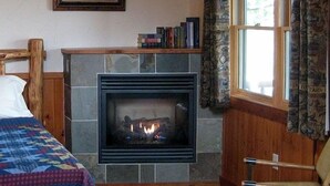 Room - Travelers Rest Lodge (East Glacier Park)