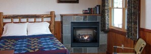 Traditional Cabin, 2 Queen Beds, Non Smoking, Mountain View - Travelers Rest Lodge (East Glacier Park)