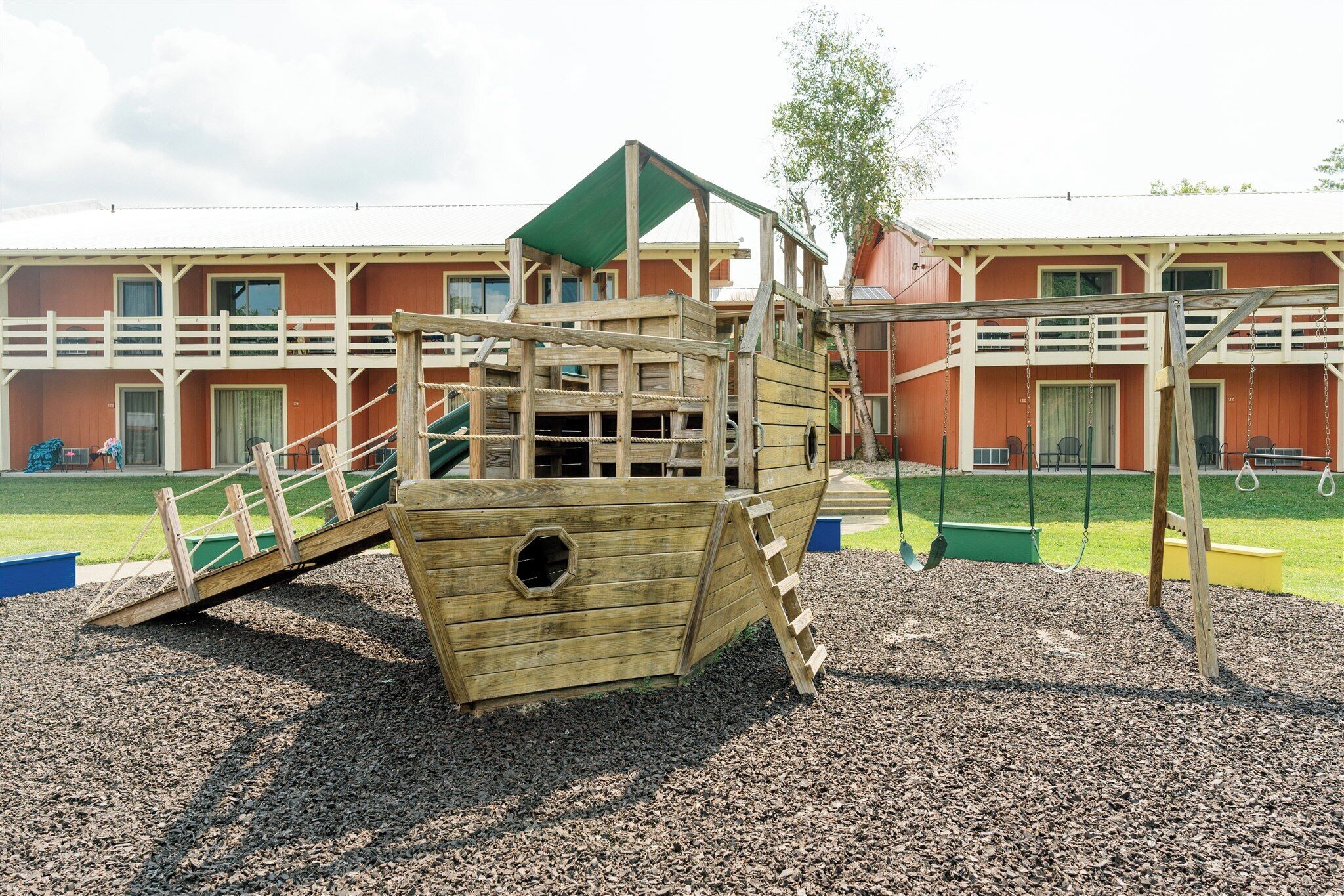 children’s play area – outdoor