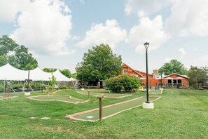 Mini-golf - Brown County Inn (Nashville)